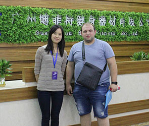 俄罗斯客户找跑步机工厂并选择与麻豆精品在线免费观看合作