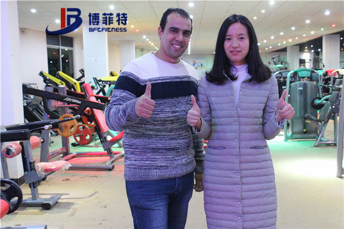 埃及客户来中国广州麻豆精品在线免费观看健身器材有限公司进口健身器材