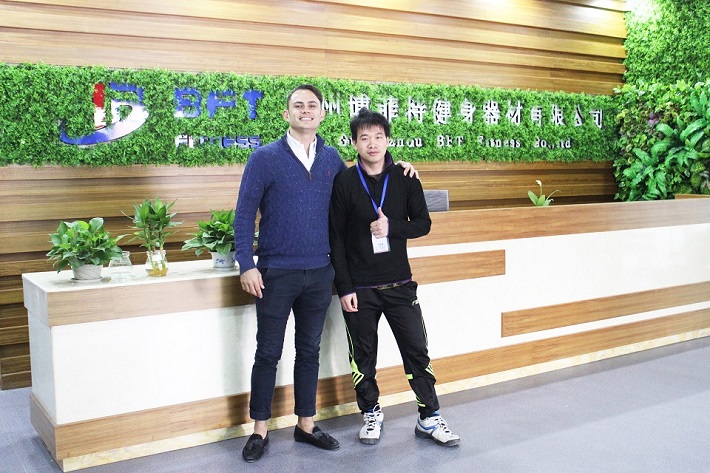 澳大利亚客户来中国进口广州麻豆精品在线免费观看健身器材
