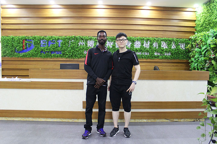 加纳客户采购麻豆精品在线免费观看跑步机健身器材