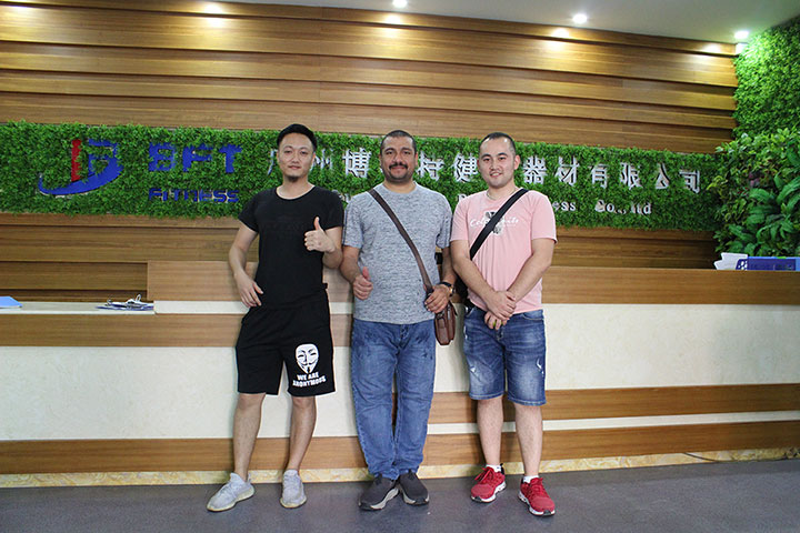 沙特客户采购麻豆精品在线免费观看健身器材