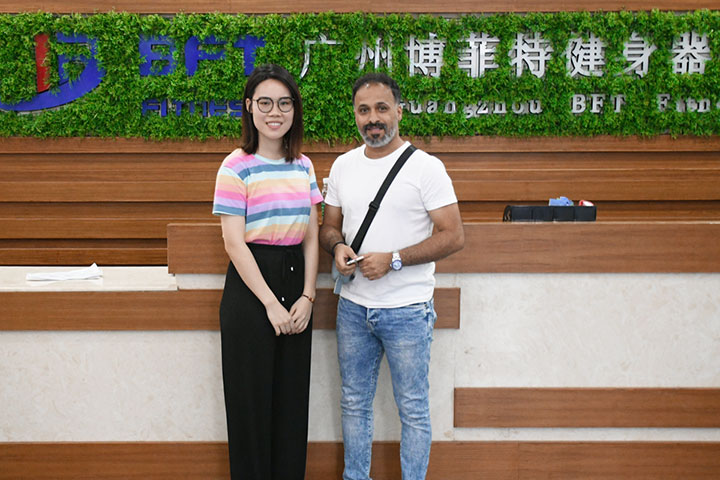 沙特阿拉伯客户采购麻豆精品在线免费观看品牌健身器材